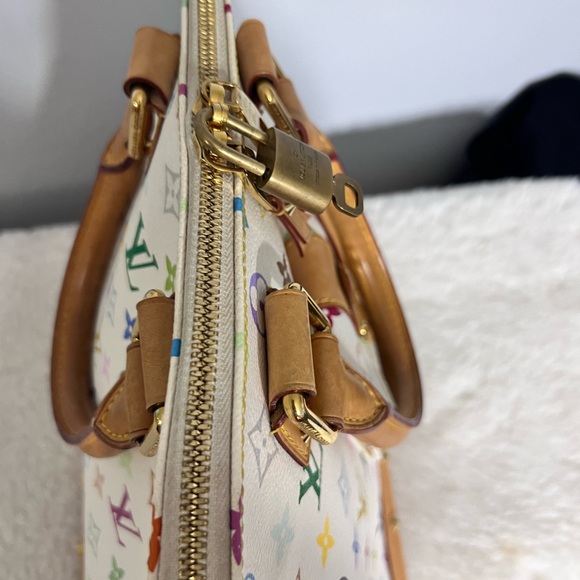 Louis Vuitton Alma GM handbag - Picture 16 of 17